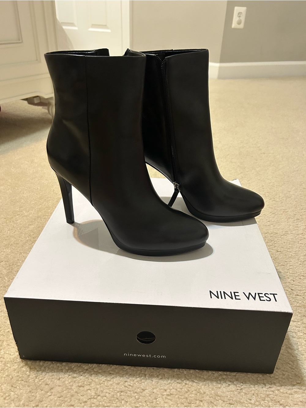 Nine West Black Leather Ankle Boots with Heel
